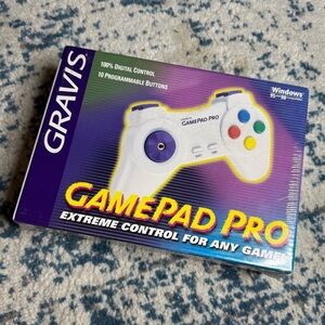 Brand New GRAVIS Gamepad Pro SEALED Windows 95 Model 42021e